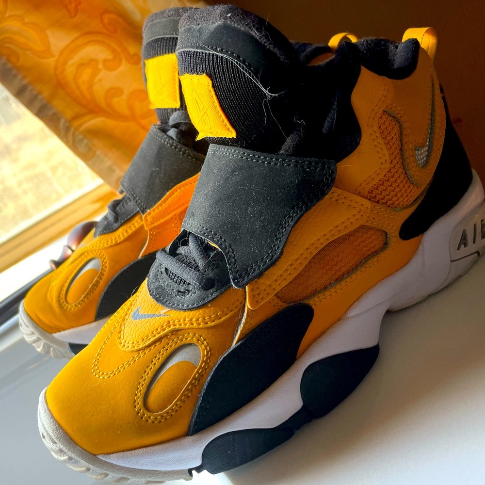 Air Max Speed Turf GS 'University Gold'  Size 5y